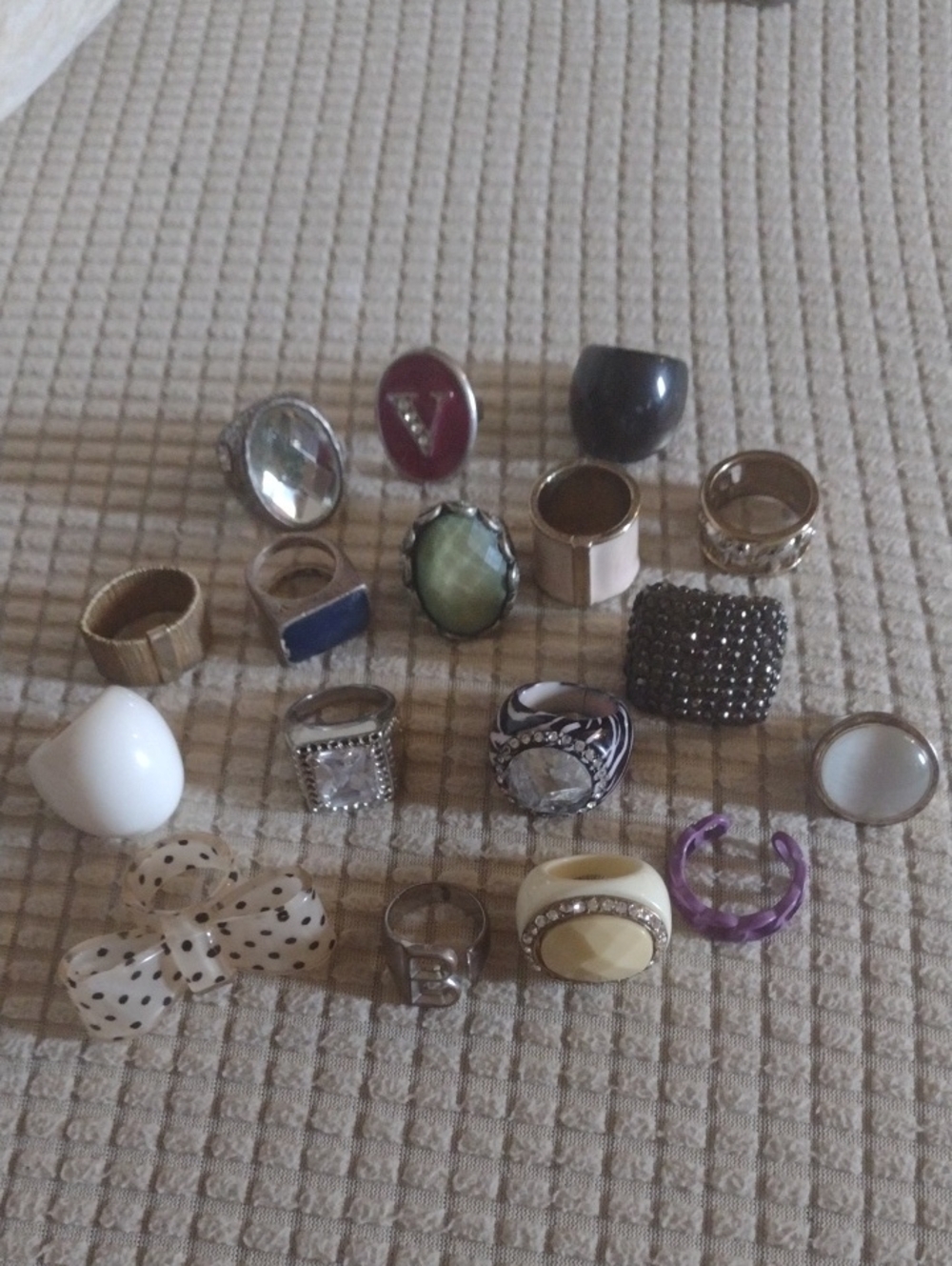 Ring bundle 16 Costume Rings $35
